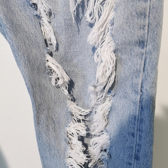 LEVI'S 501 ripped high waist boyfriend medium jeans - Picture 6 of 15